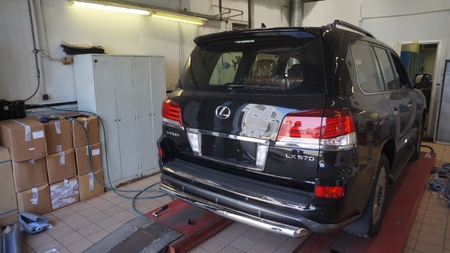 Защита заднего бампера - труба одинарная Lexus LX 570 Sport LE57.55.1574