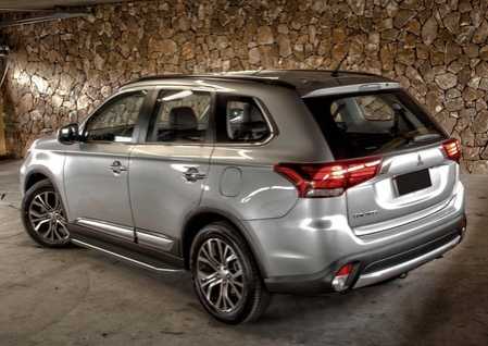 Пороги алюминиевые Premium Mitsubishi Outlander (2012-2023) A173ALP.4005.1