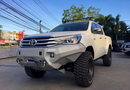 Бампер силовой передний Toyota Hilux (серый, с ПТФ) (2015-2023) D.5701.1.S