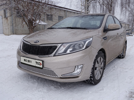 Решетка радиатора нижняя (треугольник) Kia Rio (2011-2014) KIARIO11-07