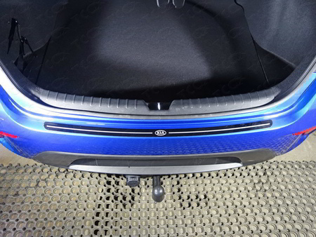 Накладка на задний бампер (лист зеркальный с логотипом KIA) Kia Rio (2017-2020) KIARIO17-11