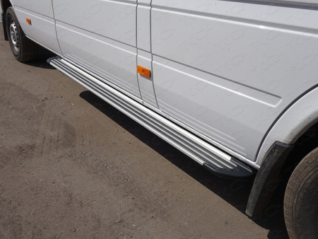 Порог алюминиевый Slim Line Silver Mercedes-Benz Sprinter Classic (2014-2019) MERSPR14-07S 