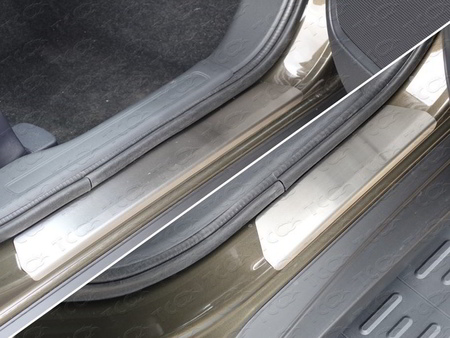 Накладки на пороги (лист шлифованный) Mitsubishi Outlander (2015-2018) MITOUT15-24