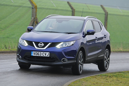 Пороги с площадкой 75х42 мм Nissan Qashqai (2014-2019) NISQASH14-25