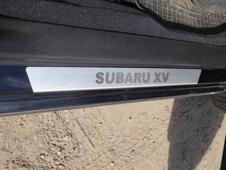 Накладки на пороги (лист шлифованный с надписью Subaru XV) Subaru XV (2012-2017) SUBXV12-13