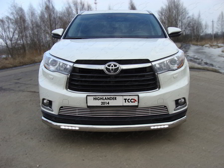 Защита передняя нижняя овальная с ходовыми огнями 75х42 мм Toyota Highlander (2014-2019) TOYHIGHL14-22