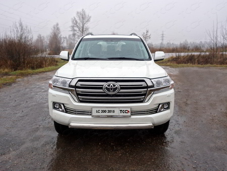 Решётка радиатора 16 мм Toyota Land Cruiser 200 (2015-2019) TOYLC20015-38