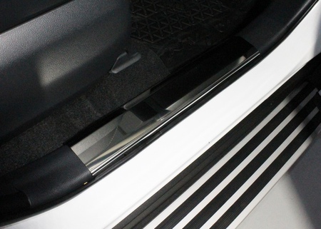 Накладки на пластиковые пороги (лист зеркальный) Toyota Rav4 (2019-2025) TOYRAV19-01