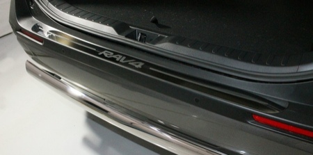 Накладки на задний бампер (лист зеркальный с надписью RAV4) Toyota RAV4 (2019-2025) TOYRAV19-11