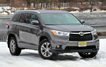 Пороги с площадкой 75х42 Toyota Highlander (2014-2019) TOYHIGHL14-23