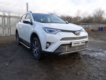 Решетка радиатора верхняя 16 мм Toyota RAV4 (2015-2019) TOYRAV15-22