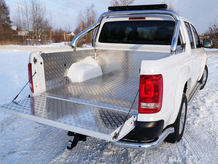 Защита кузова со светодиодной фарой 76,1 мм (на кузов) Volkswagen Amarok (2016-2023) VWAMAR17-15