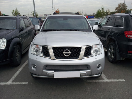 Защита радиатора черная верхняя Nissan Navara (2010-2019) NPAF12.top.black