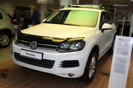 Дефлектор капота EGR Volkswagen Touareg (2010-2018) 024041L