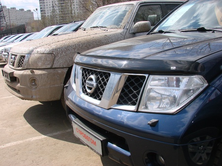 Дефлектор капота EGR Nissan Pathfinder/Navara (2005-2010) 027151