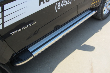 Пороги алюминиевые Luxe Silver серебристые Chevrolet Trailblazer (2012-2020) AL-CHTB1204