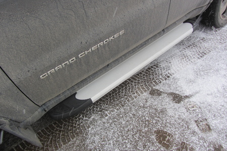 Пороги алюминиевые Slitkoff Optima Silver серебристые Jeep Grand Cherokee (2011-2013) AL-JGCH002