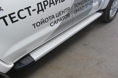 Пороги алюминиевые Slitkoff Optima Silver серебристые Toyota Hilux (2011-2015) AL-THL11002