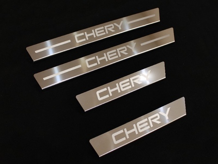 Накладки на пороги зеркальные с надписью  Chery для Chery Tiggo 8 (2020-2024) CHERTIG820-10