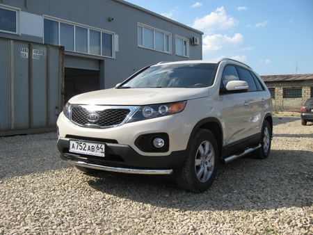 Защита переднего бампера d57 радиусная Kia Sorento (2010-2013) KS10-004