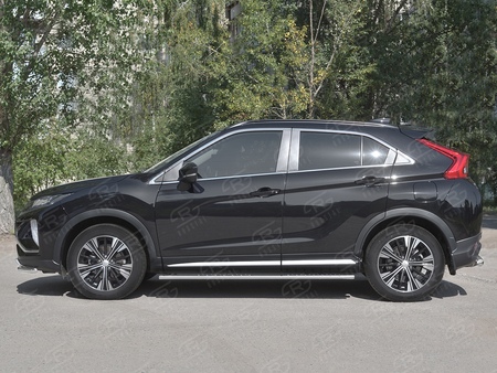 Пороги труба d75х42 овал с проступью RUSSTAL Mitsubishi Eclipse Cross (2018-2024) MEO-003046