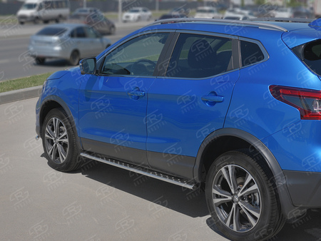 Пороги труба d75х42 овал с проступью RUSSTAL Nissan Qashqai (2019-2024) NQSO-003246
