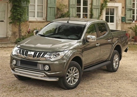 Защита переднего бампера d76+75x42 овал Mitsubishi L200 (2015-2019) R.4011.001