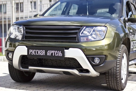 Решётка радиатора вариант 1 с черной сеткой Renault Duster (2011-2015) RRRD-016750