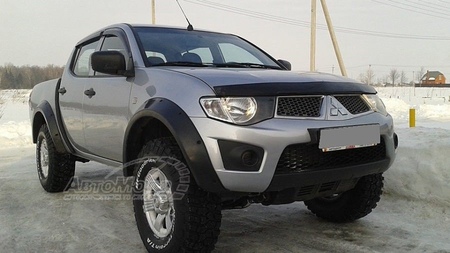 Дефлектор капота SIM для Mitsubishi L200 (2007-2015)  SMIL2000612