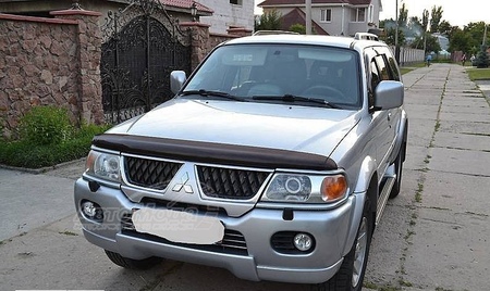 Дефлектор капота SIM для Mitsubishi Pajero (2000-2006)  SMIPSP0012