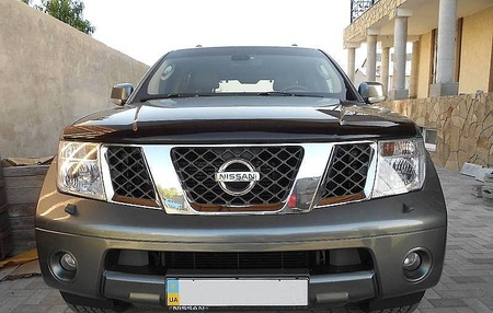 Дефлектор капота SIM для Nissan Navara (2010-2015)  SNIPAT1012