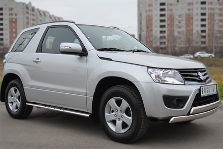 Защита порогов 75х42 с проступью RUSSTAL Suzuki Grand Vitara 3 дв. (2012-2016) SV3O-001109