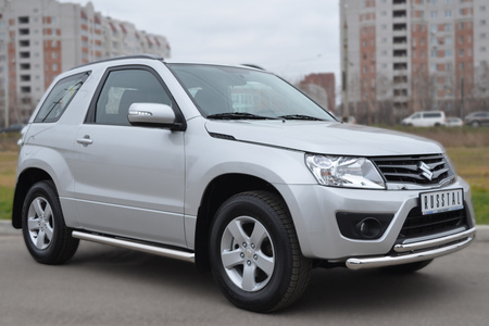 Пороги труба d63 вариант 1 RUSSTAL Suzuki Grand Vitara 3 дв. (2012-2016) SV3T-0011071