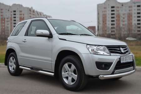 Пороги труба d76 с накладками вариант 2 RUSSTAL Suzuki Grand Vitara 3 дв. (2012-2016) SV3T-0011082