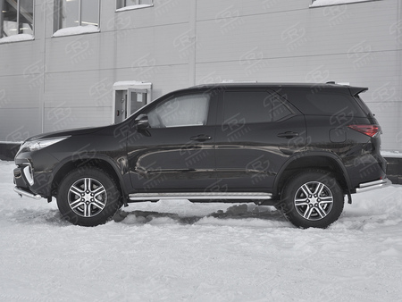Пороги труба d42 с листом (лист алюминий, профиль сталь) вариант 2 RUSSTAL Toyota Fortuner (2017-2021) TFL-0028822