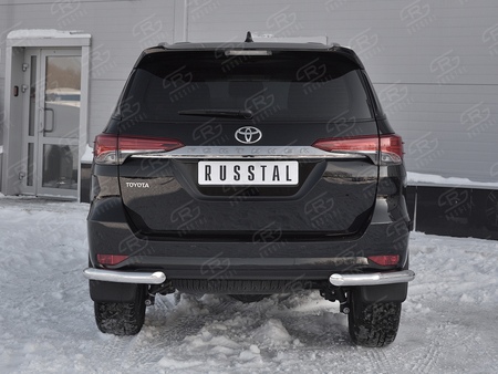 Защита заднего бампера уголки d63 секции RUSSTAL Toyota Fortuner (2017-2021) TFZ-002892