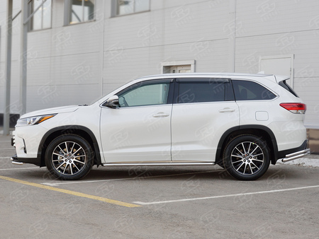 Пороги труба d42 с листом (нержавеющий лист, профиль нержавеющий) вариант 3 RUSSTAL Toyota Highlander (2017-2020) THRL-0026213