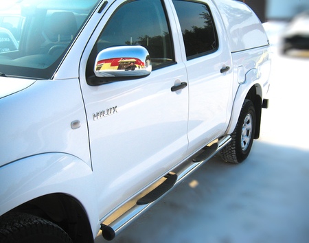 Пороги труба d76 с накладками вариант 2 RUSSTAL Toyota Hilux (2009-2014) TLT-0000082