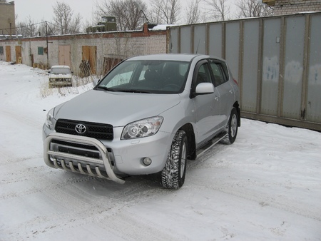 Кенгурятник d76 низкий с защитой картера Toyota RAV4 (2006-2009) TR4001