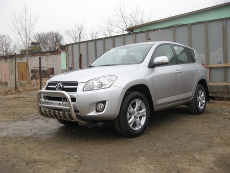 Кенгурятник d57 низкий c защитой картера Toyota RAV4 (2009-2012) TR409-003