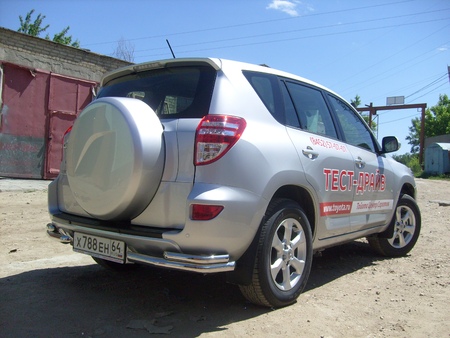 Защита заднего бампера уголки d57+d42 двойные Toyota RAV4 (2010-2013) TR410-014