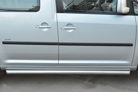 Пороги труба d63 вариант 1 RUSSTAL Volkswagen Caddy (короткая база) (2013-2019) VCT-0015501