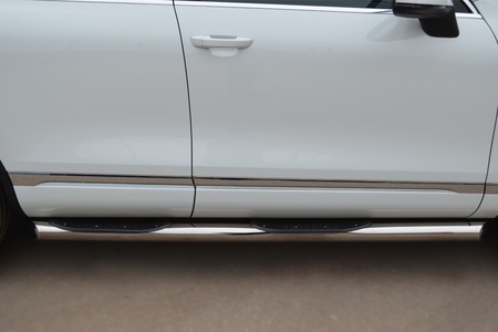 Пороги труба d76 с накладками вариант 1 RUSSTAL Volkswagen Touareg (2010-2013) VTT-0007021