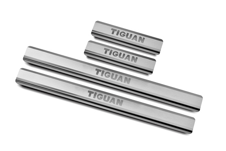 Накладки на пороги шлифованные с надписью RUSSTAL для Volkswagen Tiguan (2017-2024) VWTIG17-03