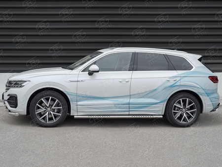 Пороги труба d120х60 овал с проступью RUSSTAL Volkswagen Touareg (2018-2024) VWTO-003063