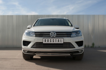 Защита переднего бампера d75х42 дуга короткая RUSSTAL Volkswagen Touareg (2014-2019) VWTZ-002126