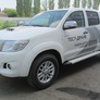 Пороги алюминиевые Slitkoff Optima Silver серебристые Toyota Hilux (2011-2015)