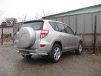 Защита заднего бампера уголки d57+d42 двойные Toyota RAV4 (2009-2012)