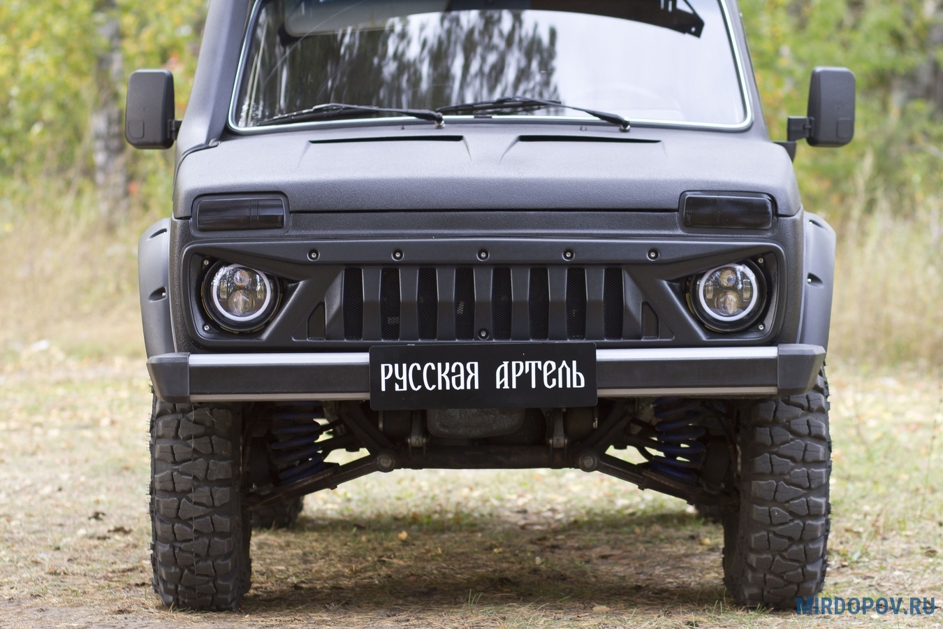 Решетка радиатора с черной сеткой Lada Нива 2131 (1994-2019) № RRL-115200 -  купить по лучшей цене на mirdopov.ru