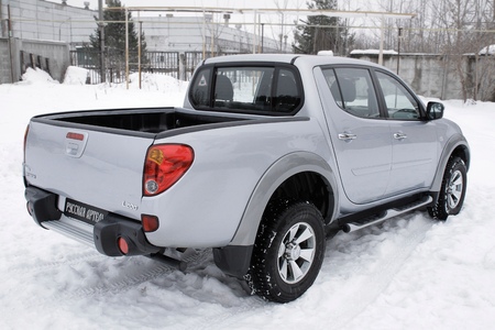 Накладка на задний откидной борт со скотчем 3M Mitsubishi L200 (2007-2014) NML-024522